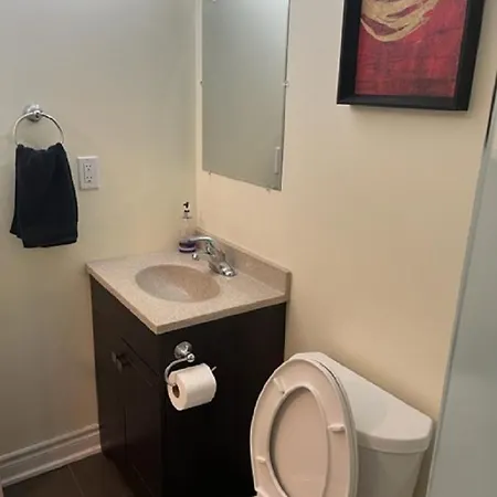 Cozy & Spacious Suite With Private Bathroom Near Toronto Airport ! Mississauga Exterior photo
